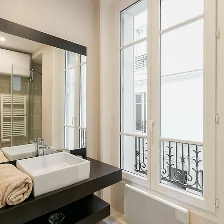 Studio Tour Eiffel Et Champs-elysees